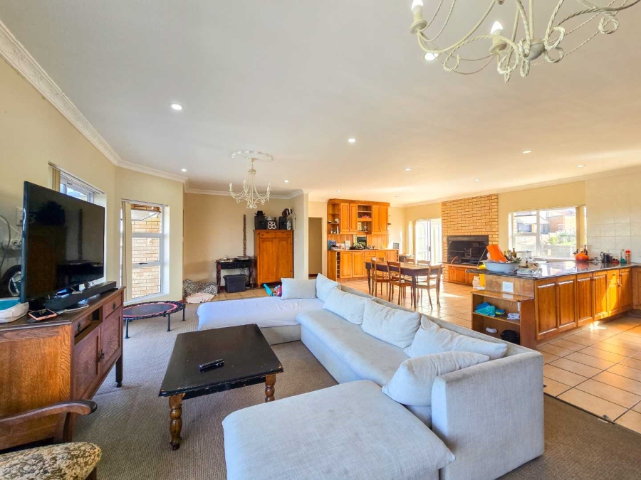 4 Bedroom Property for Sale in Stilbaai Wes Western Cape